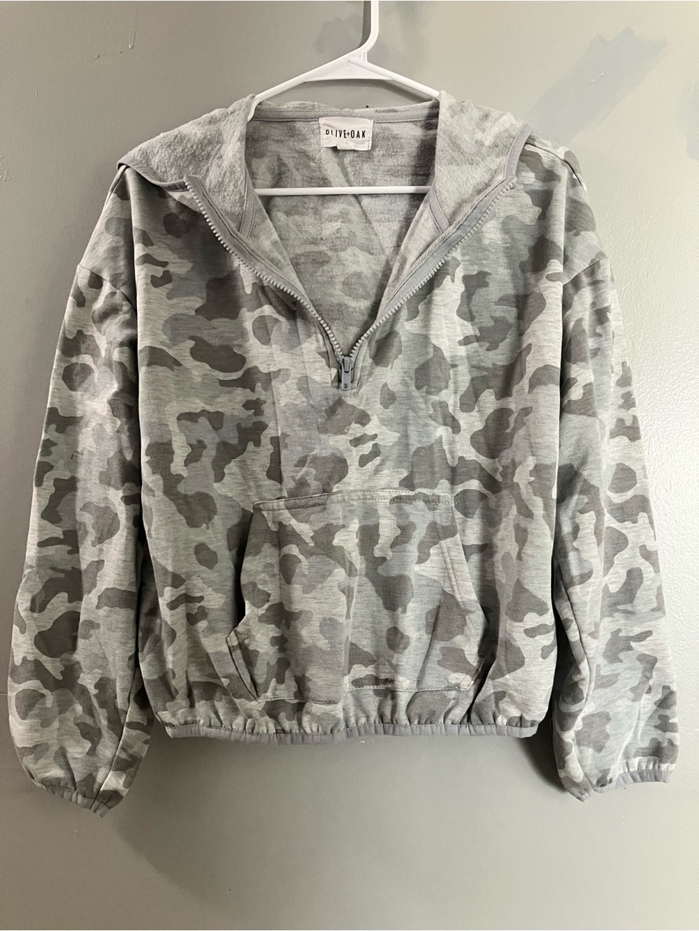 Olive & Oak Gray Camo Half-Zip Hoodie